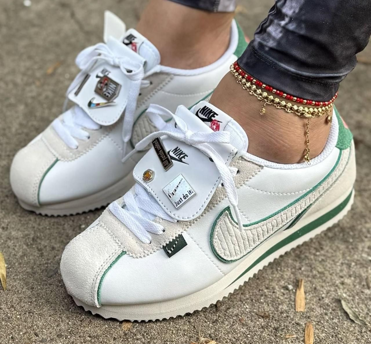 NIKE CORTE