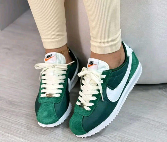 NIKE CORTE